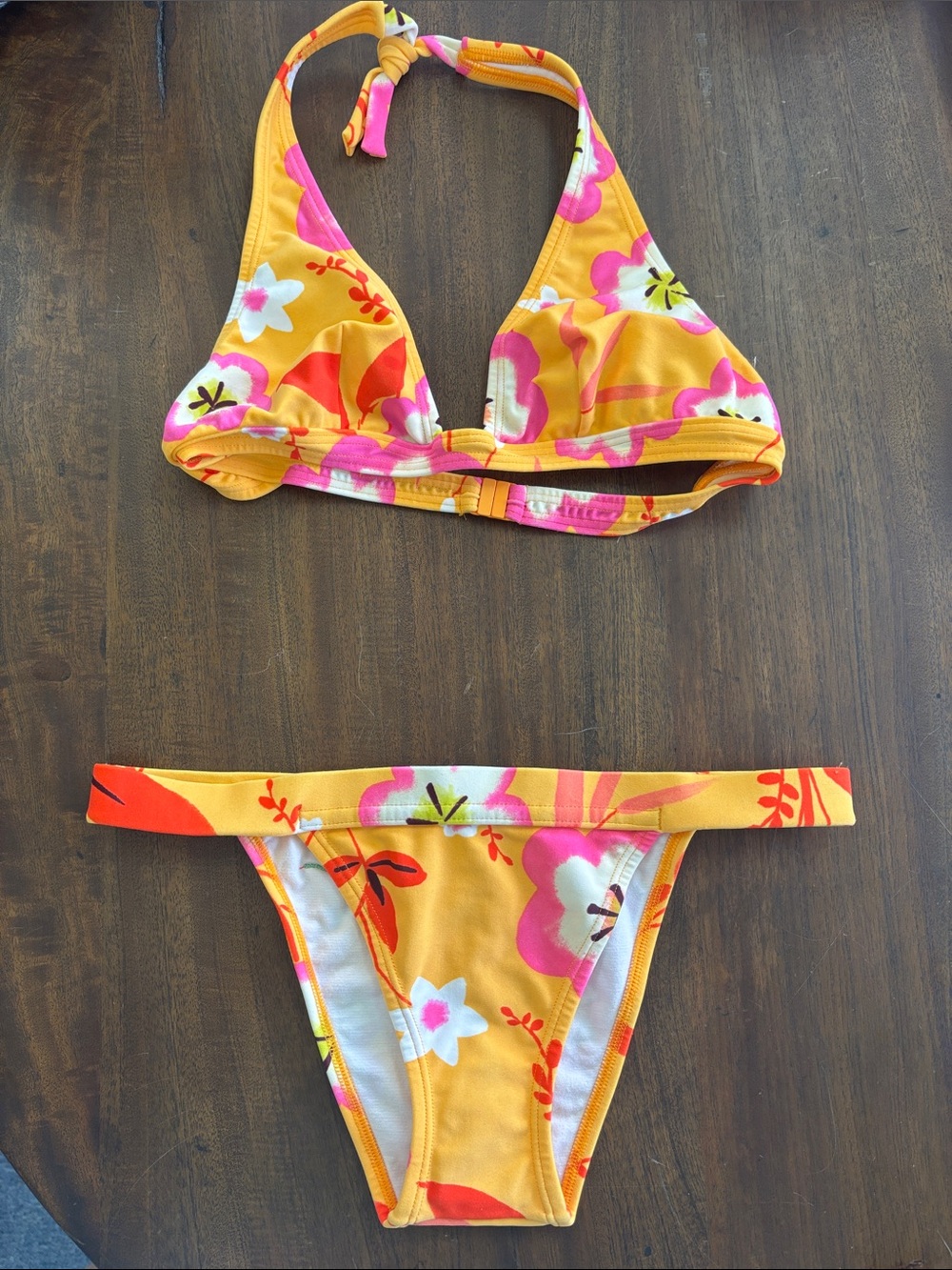 NWOT RARE Salinas set, Brazilian bottom and triangle hook top. Floral Print.